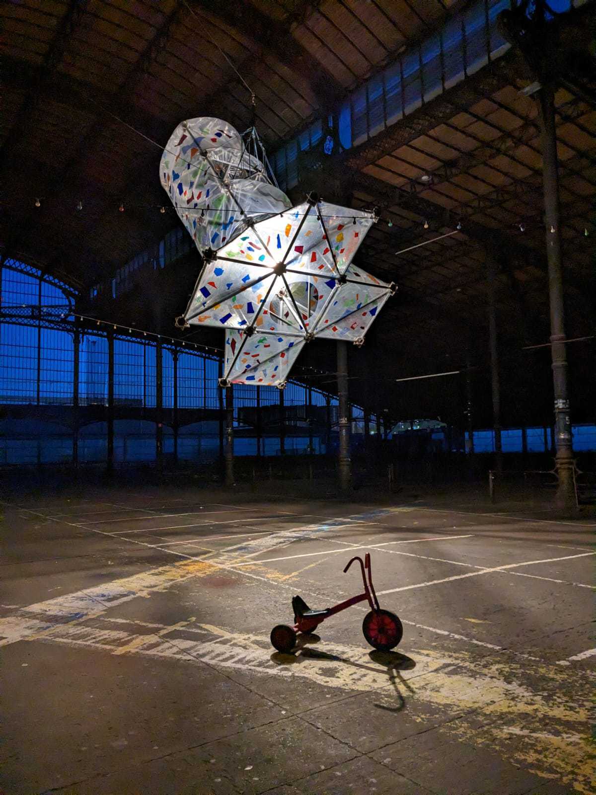 Mobil: mobil context inflatable structure in warehouse 02