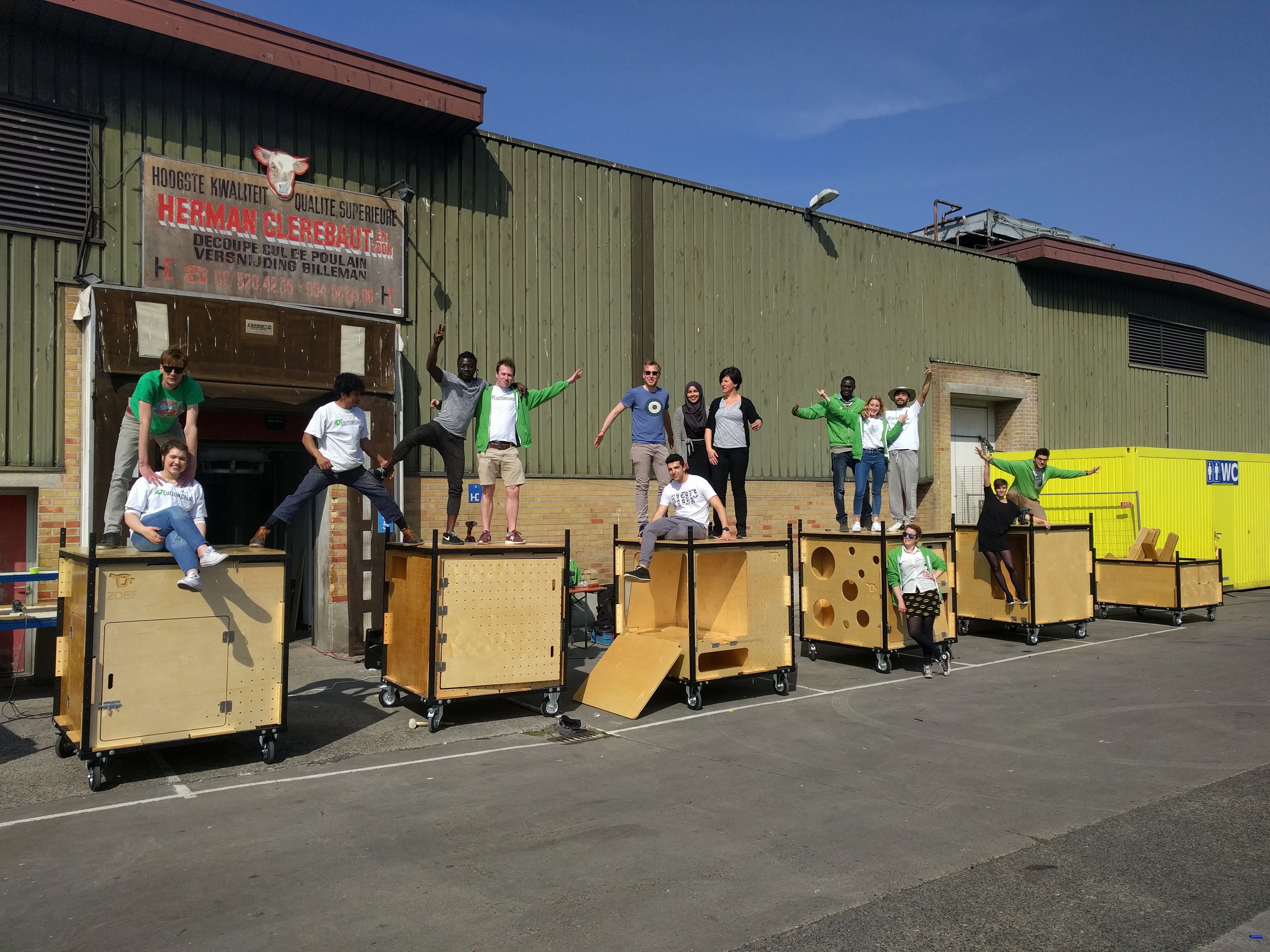 PLAYBOX: group lineup